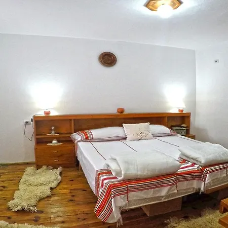 Hospitality 旅馆 Krujë